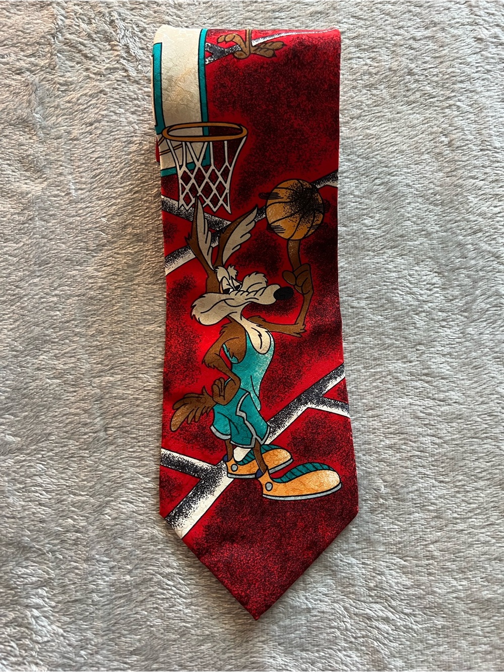 Vintage 1992 Looney Tunes Wile E. Coyote Silk Tie